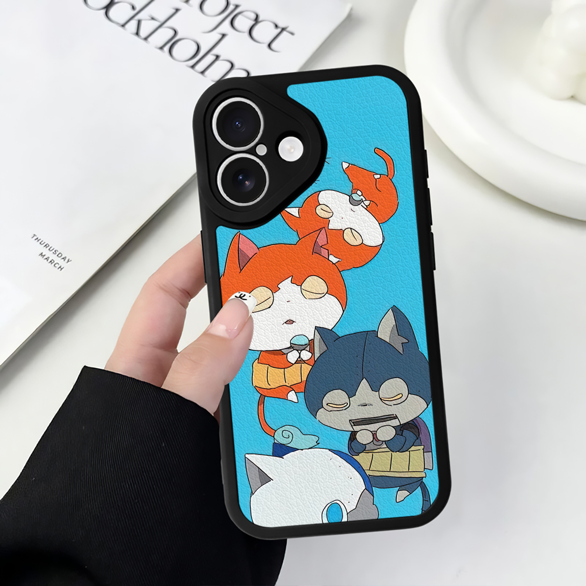 （画像用） 妖怪ウォッチ Yo-kai Watch 【iPhone 16シリーズ対応】シリコンスマホケース（レザー調） 材質：シリコン